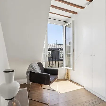 Madeleine & Champs-elysees - 2br - Vacation Apartament