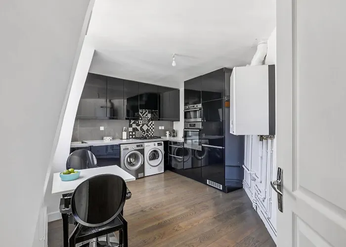 Madeleine & Champs-elysees - 2br - Vacation Apartman *